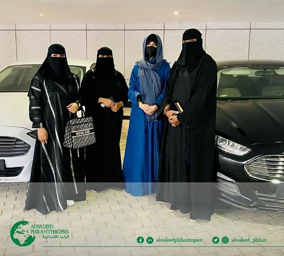 ‏نقدر جهود حرفيات مؤسسة الوليد للإنسانية وعملهم المتفاتي لتطوير مشروع تمكين الحرفيات والحفاظ على التراث الوطني ‎معاً_من_أجل_الإنسان ‎تمكين_المرأة We appreciate the efforts of the craftswomen of Al-Waleed Philanthropies and their tireless work to develop the project of empowering craftswomen and preserving the national heritage Together_For_Man Empowering Women