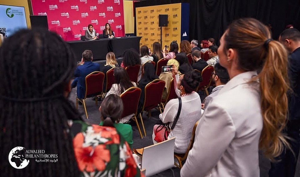 مكتب مؤسسة الوليد للانسانية للشكاوى والاستفسار