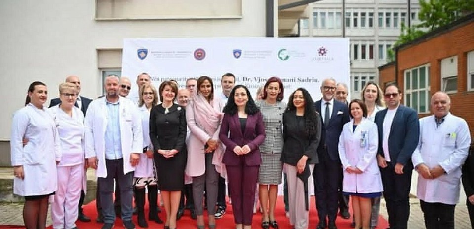 مؤسسة الوليد للإنسانية تقدم مجموعة متنوعة من الخدمات الخيرية والمساعدات المالية. نحن نلتزم بتحسين حياة الأشخاص الذين يحتاجون إلى المساعدة. يمكنك الاعتماد علينا