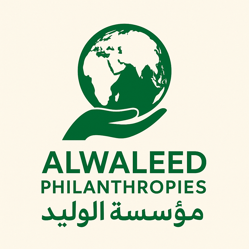 تصدّر صاحب السمو الملكي الأمير الوليد بن طلال بن عبد العزيز آل سعود، رئيس مجلس إدارة شركة المملكة القابضة ورئيس مؤسسة الوليد للإنسانية، قائمة أقوى خمس شخصيات عربية سعودية لعام 2017، التي أعدتها مجلة جلف بيزنس. وقد ظهر اسم سموه في المجلة لست سنوات متتالية. ويُعرف الأمير الوليد بدقته في استكشاف فرص الأعمال والمشاريع الجديدة والمحتملة، بما يتماشى مع اتجاهات وتقلبات المناخ الاقتصادي. علاوة على ذلك، ينشط الأمير في مشاريع المسؤولية الاجتماعية من خلال التبرعات المحلية والدولية الكبيرة التي تقدمها مؤسسة الوليد للإنسانية (AP) والتي تمتد إلى جميع القارات. تأسست شركة المملكة القابضة عام 1980، وهي شركة مساهمة عامة، وأدرجت في تداول (السوق المالية السعودية) عام 2007. تُعد شركة المملكة القابضة واحدة من أنجح المؤسسات التجارية وأكثرها تنوعًا في العالم، وتحظى باحترام كبير في مجال الاستثمارات، ومعترف بها كلاعب متميز على الصعيدين الإقليمي والدولي. لأكثر من 37 عامًا، تدعم مؤسسة الوليد للإنسانية وتطلق مشاريع في 124 دولة بغض النظر عن الجنس أو العرق أو الدين. وتتعاون مع مجموعة من المؤسسات الخيرية والحكومية والتعليمية لمكافحة الفقر، وتمكين المرأة والشباب، وتنمية المجتمعات، وتوفير الإغاثة في حالات الكوارث، وخلق تفاهم ثقافي من خلال التعليم. معًا، يمكننا بناء جسور من أجل عالم أكثر رحمة وتسامحًا وقبولًا